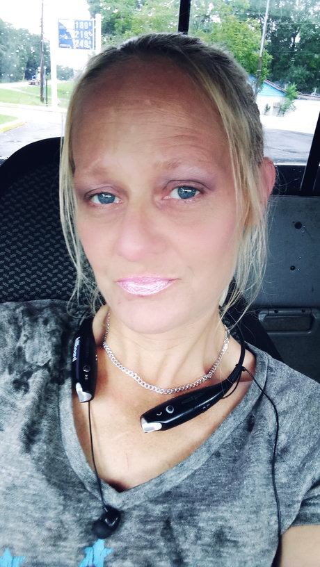 Alaston vuotanut OnlyFans-kuva Elizabeth