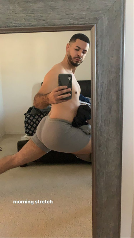 Foto desnuda filtrada de OnlyFans de Julian Cruz