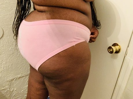 Naken läckt OnlyFans-bild av Buttered Rolls And Buns 