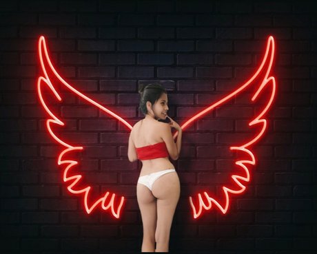 Alaston vuotanut OnlyFans-kuva Hania