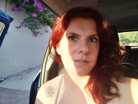 Naakte gelekte OnlyFans-foto van Sarah Salas