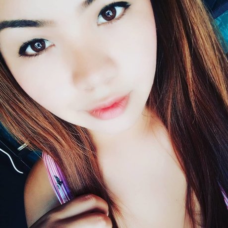 Обнаженная фотография утечки OnlyFans от Sharais