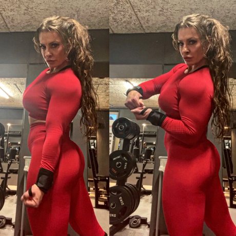 Naken läckt OnlyFans-bild av Fitnessgirl Athene