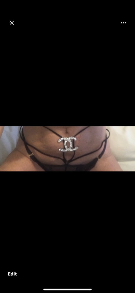 Naken läckt OnlyFans-bild av Lady English