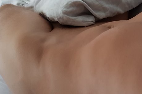 Naken lekkede OnlyFans-bilde av Raph Somnium 