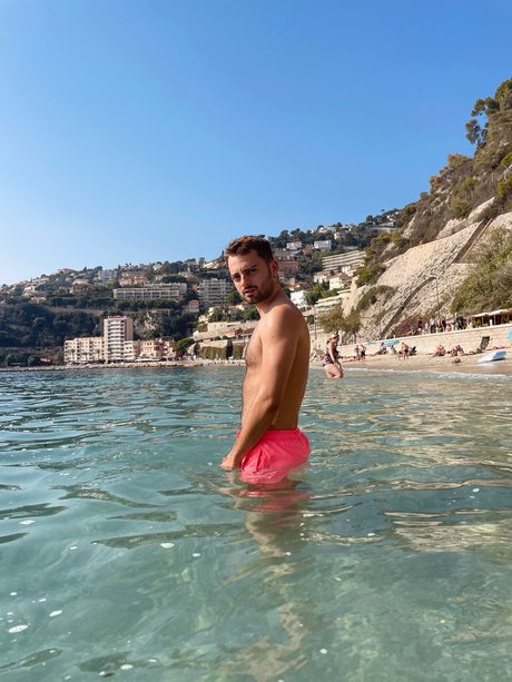 Nøgent lækket OnlyFans-billede af Raphal 