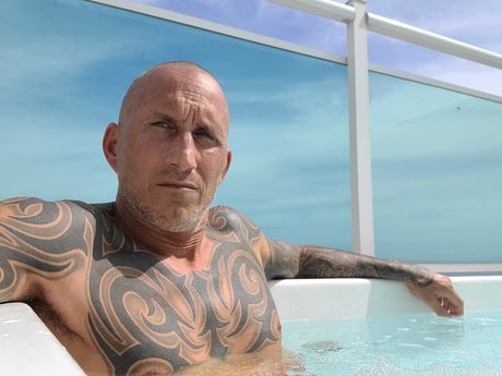 Naakte gelekte OnlyFans-foto van Brian