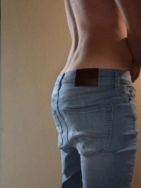 Naken läckt OnlyFans-bild av Cole Lake