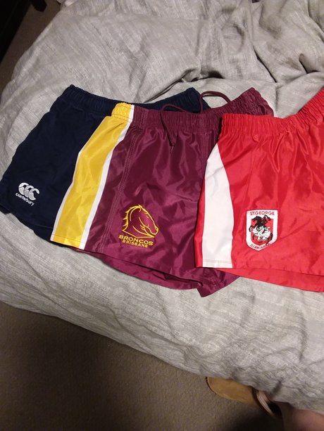 Naakte gelekte OnlyFans-foto van Footy Shorts Lover