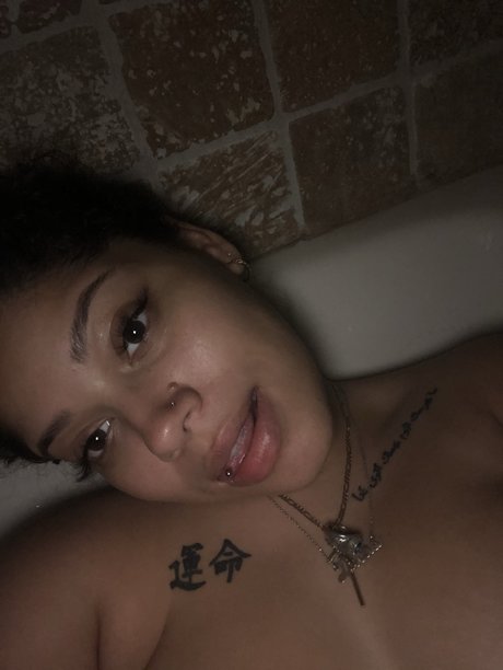 Foto nua vazada do OnlyFans de Your Girls Worst Nightmare 