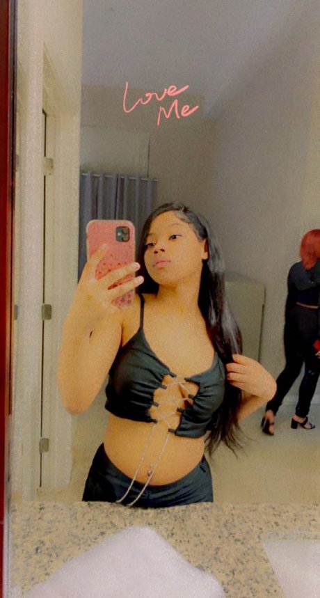 Naken läckt OnlyFans-bild av Princessnanii