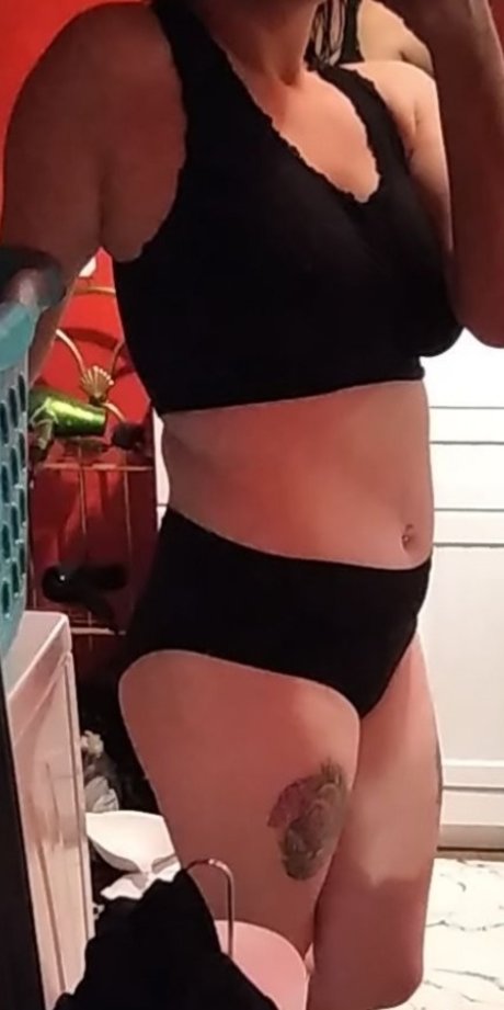 Naken läckt OnlyFans-bild av Sassy Baby