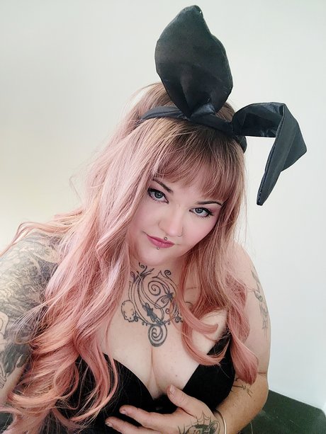 Alasti lekkinud OnlyFans-i pilt Kittie Meow Meow