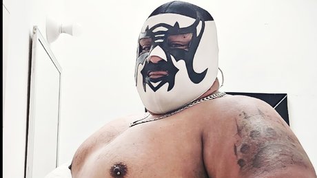 Naakte gelekte OnlyFans-foto van Trakthors