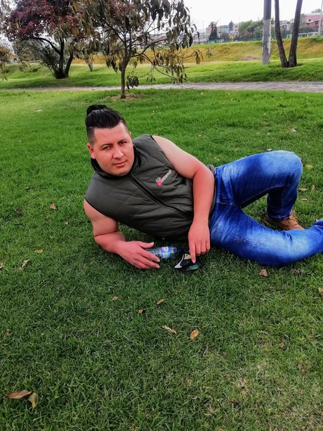 Naken läckt OnlyFans-bild av Tomy