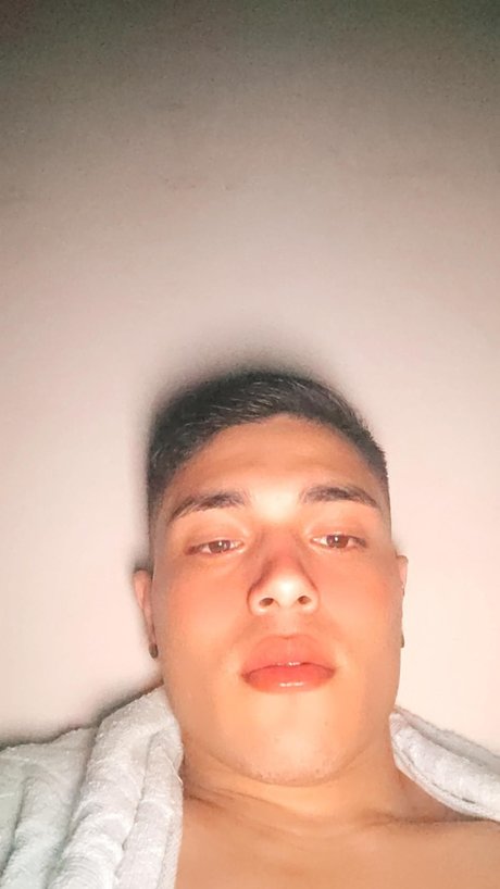 Naken läckt OnlyFans-bild av Kevin Eduardo