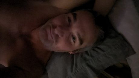 Alaston vuotanut OnlyFans-kuva Chicagostyle