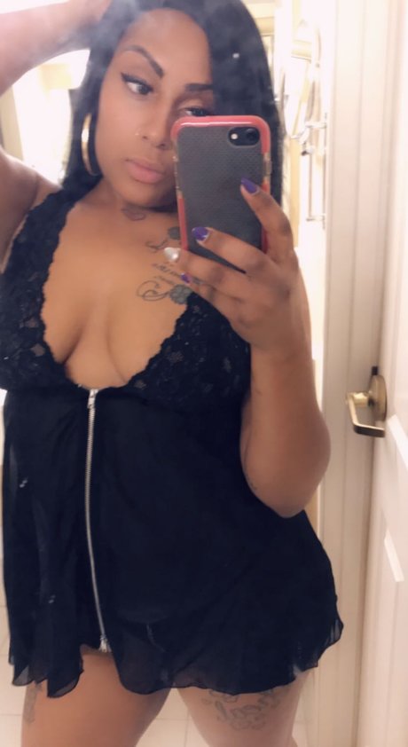 Naken läckt OnlyFans-bild av Stacy Love