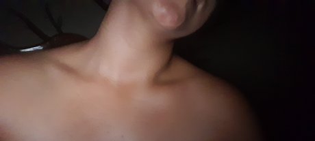 Foto nua vazada do OnlyFans de Pili Hu