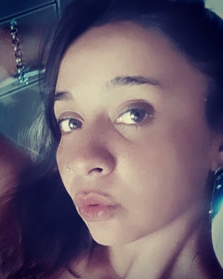 Alaston vuotanut OnlyFans-kuva Yani