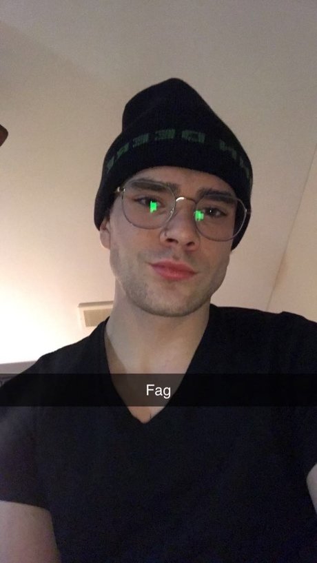 Naakte gelekte OnlyFans-foto van Spennyboi