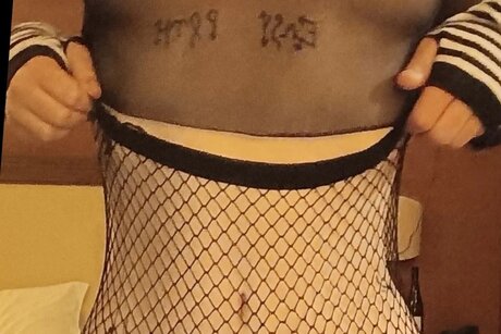 Naken lekkede OnlyFans-bilde av Piccola Rotting