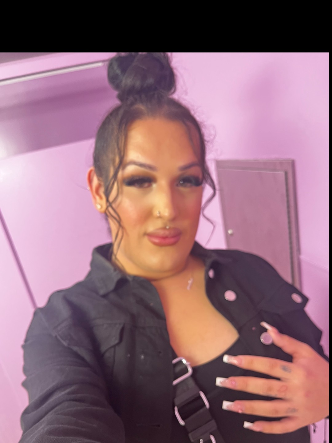 Naakte gelekte OnlyFans-foto van P E A C H E  #1