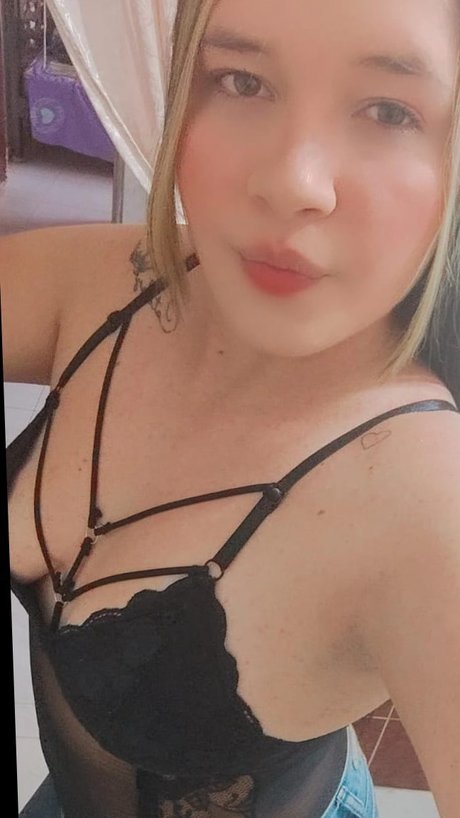 Naken läckt OnlyFans-bild av Geraldine Cardona