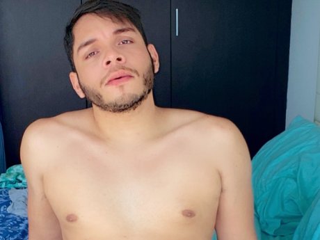 Naken läckt OnlyFans-bild av Tony