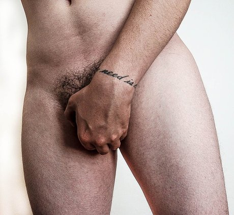 Naken läckt OnlyFans-bild av Gamul