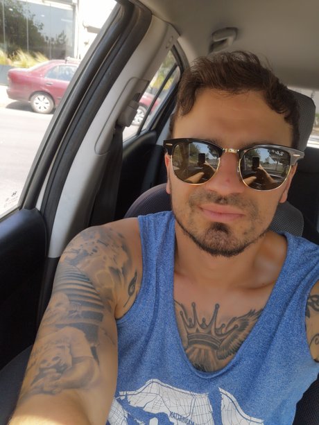 Naken lekkede OnlyFans-bilde av Erikos