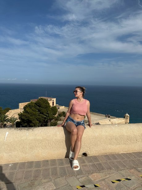 Alaston vuotanut OnlyFans-kuva Magie