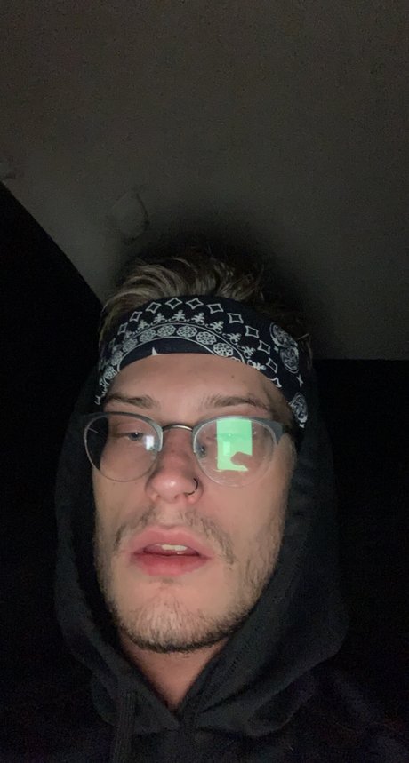 Naakte gelekte OnlyFans-foto van Tristan