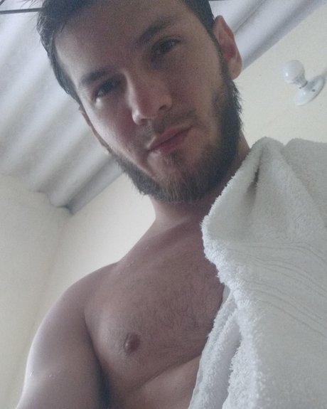 Naken läckt OnlyFans-bild av Juan Camilo