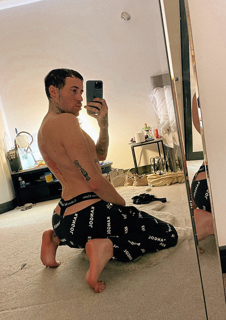 Обнаженная фотография утечки OnlyFans от Joel