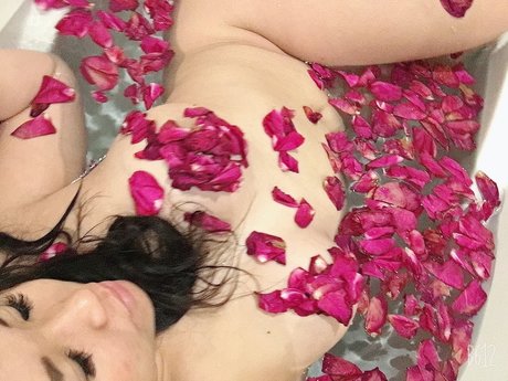 Nahá fotka uniklých OnlyFans od Coco
