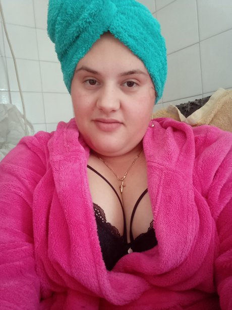 Naken läckt OnlyFans-bild av Mihaela