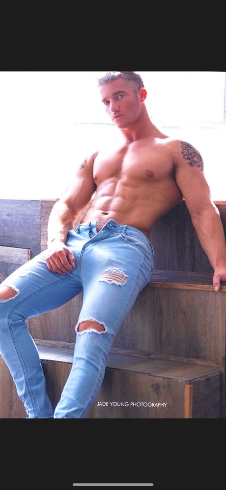 Alasti lekkinud OnlyFans-i pilt Blake Taylor