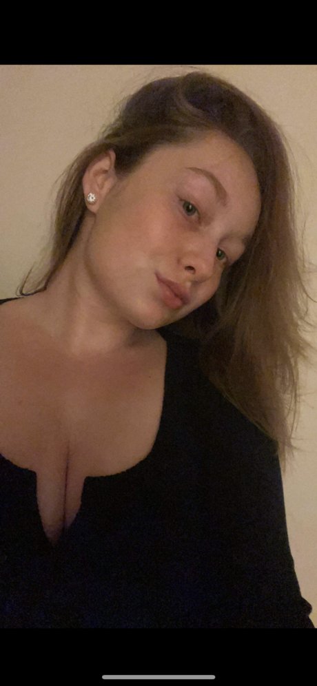 Naken läckt OnlyFans-bild av Tiebunny