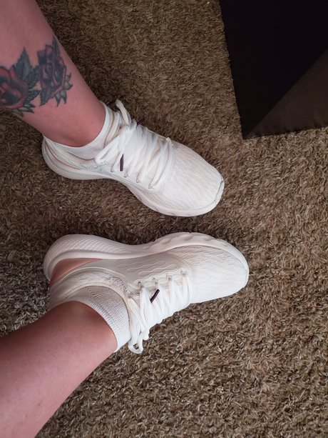 Alasti lekkinud OnlyFans-i pilt Littlefeet