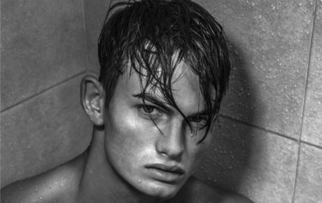 Naken läckt OnlyFans-bild av Timothy Kogan