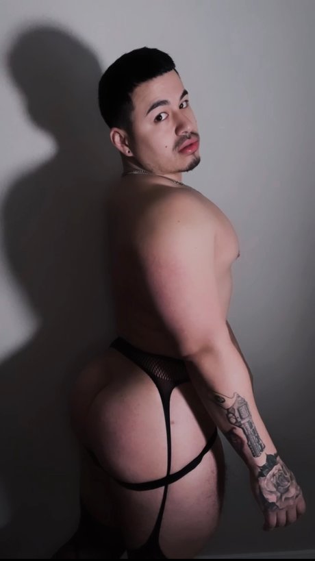 Alasti lekkinud OnlyFans-i pilt Tommiethick