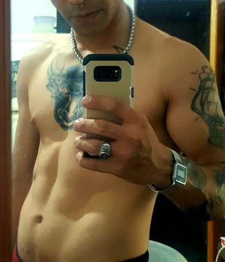 Naken läckt OnlyFans-bild av Raifel Molero