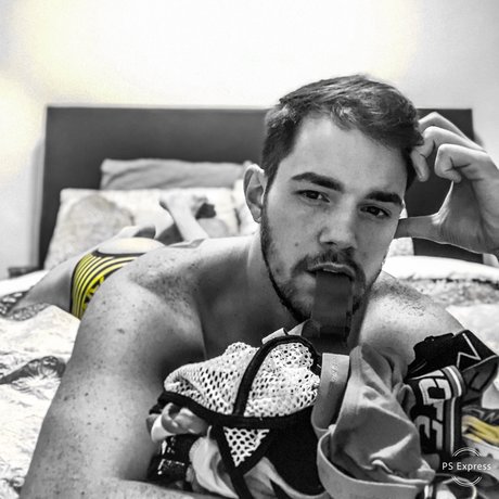 Naken läckt OnlyFans-bild av Andrew Kubik