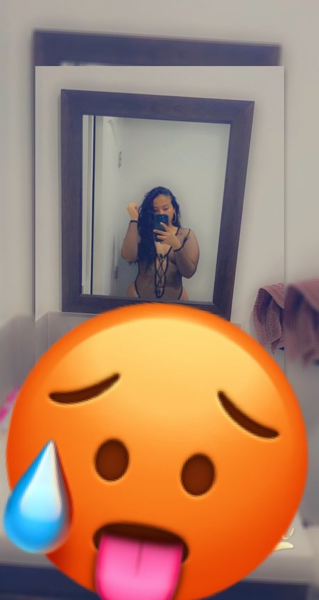 Naken läckt OnlyFans-bild av Spicy Latina 