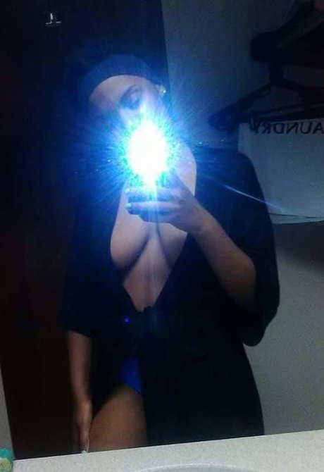 Nahá fotka uniklých OnlyFans od Royaltyforsex18