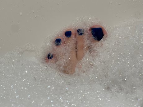 Naken läckt OnlyFans-bild av Sensual Steps