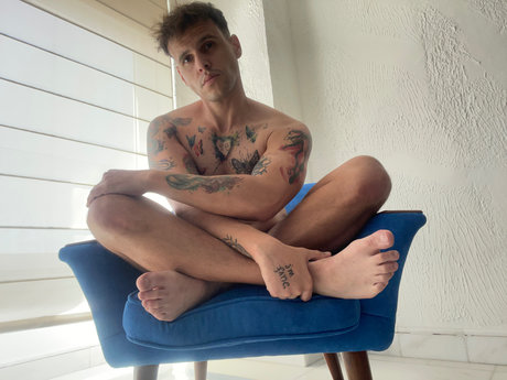 Nahá fotka uniklých OnlyFans od Pablovlogs