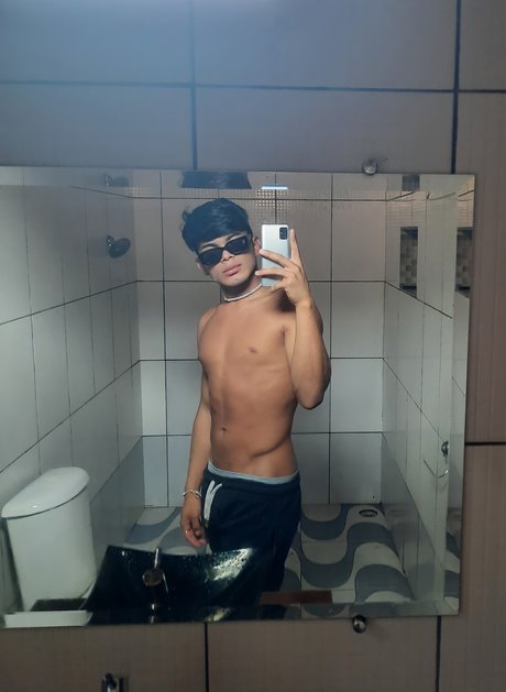 Naken läckt OnlyFans-bild av Randerson Diaxx
