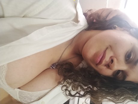 Nahá fotka uniklých OnlyFans od Roxy